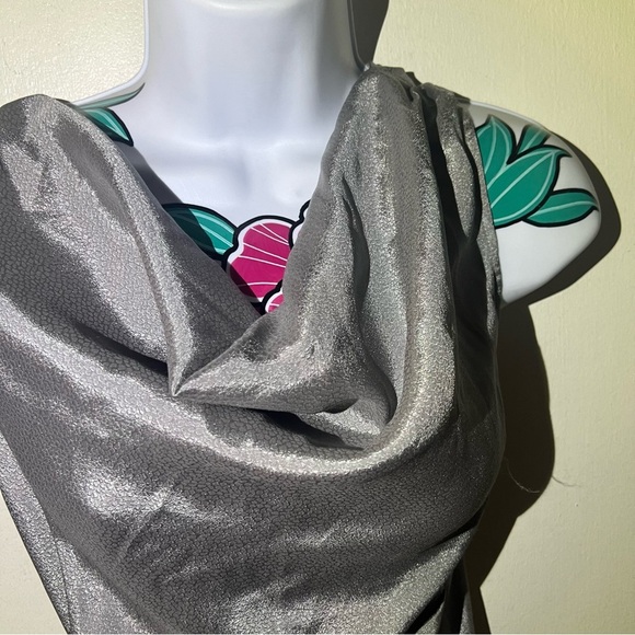 No es New York Gray Shimmer Droop Neck Blouse - Picture 2 of 3